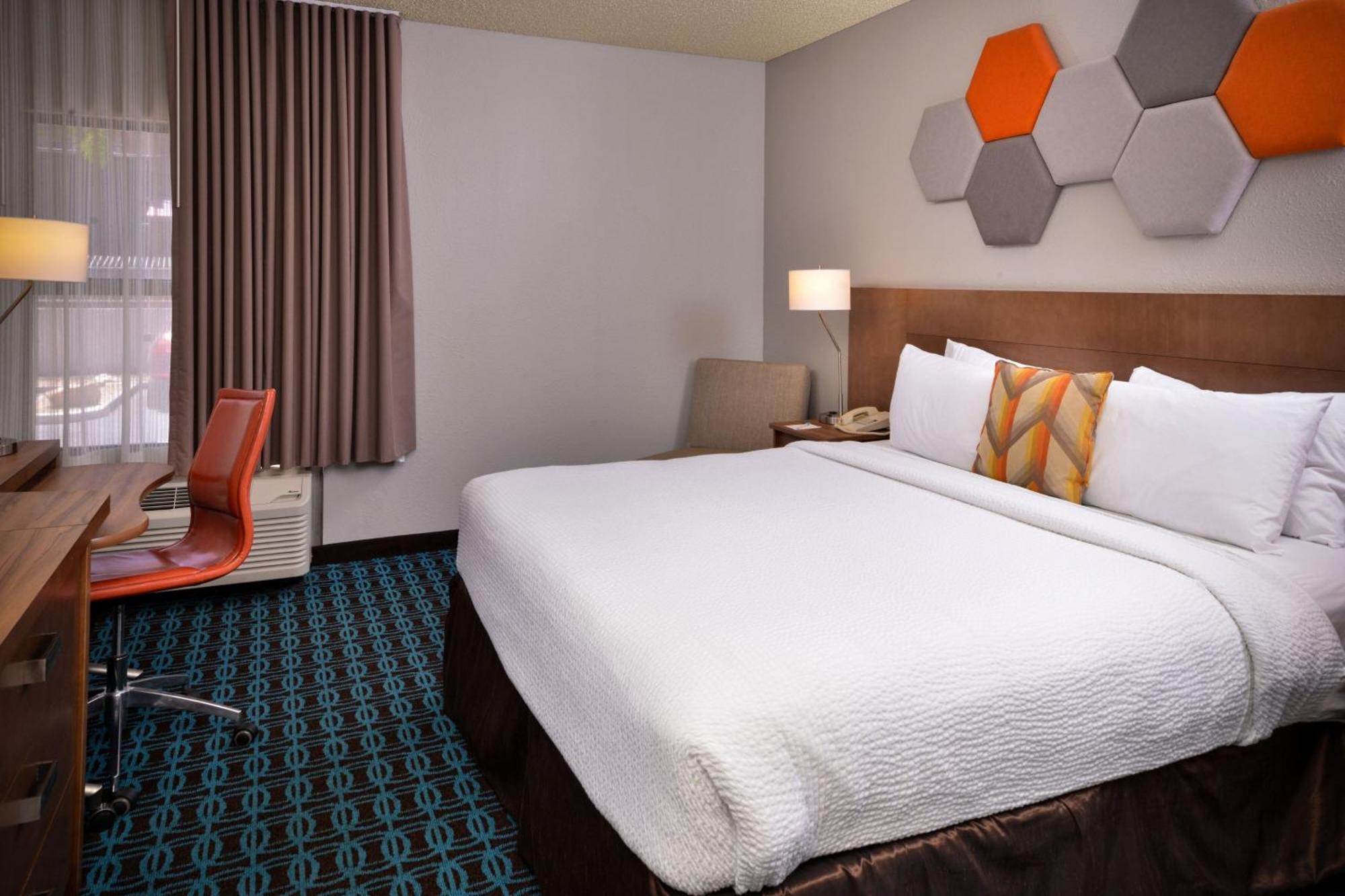 Fairfield Inn Las Vegas Convention Center Экстерьер фото