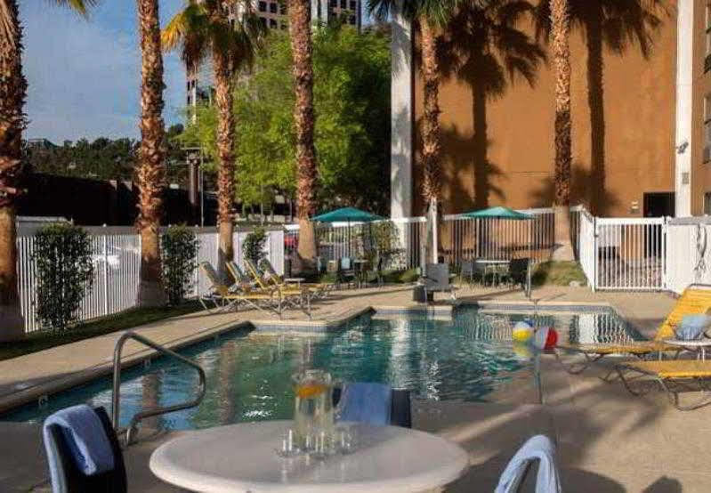 Fairfield Inn Las Vegas Convention Center Экстерьер фото