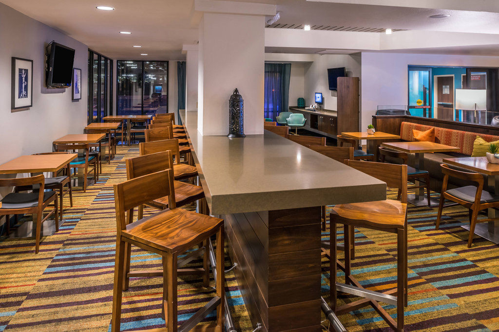 Fairfield Inn Las Vegas Convention Center Экстерьер фото